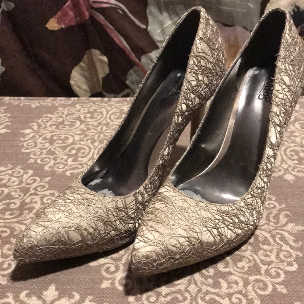 Carlos Santana Champagne Stiletto Pump